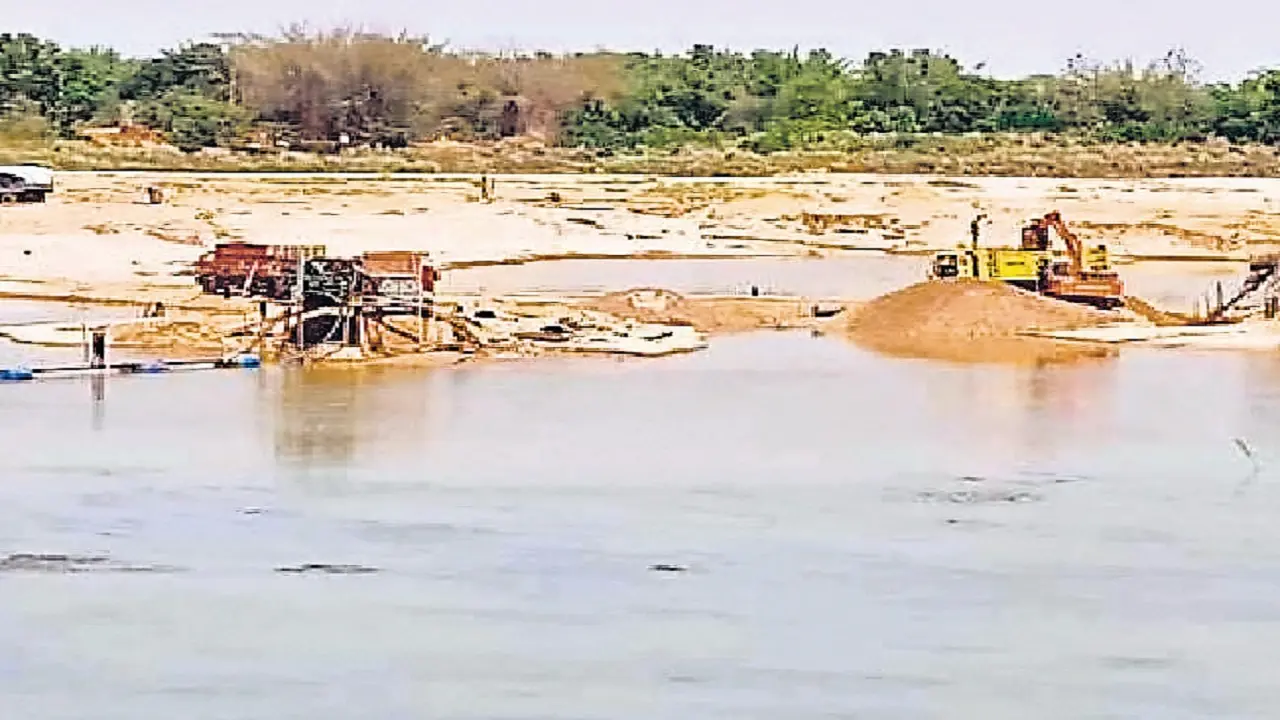 Patna News: सोन नदी से एक तिहाई से अधिक हर साल बालू का हो रहा खनन, विशेष सेटेलाइट रिपोर्ट से हुआ खुलासा