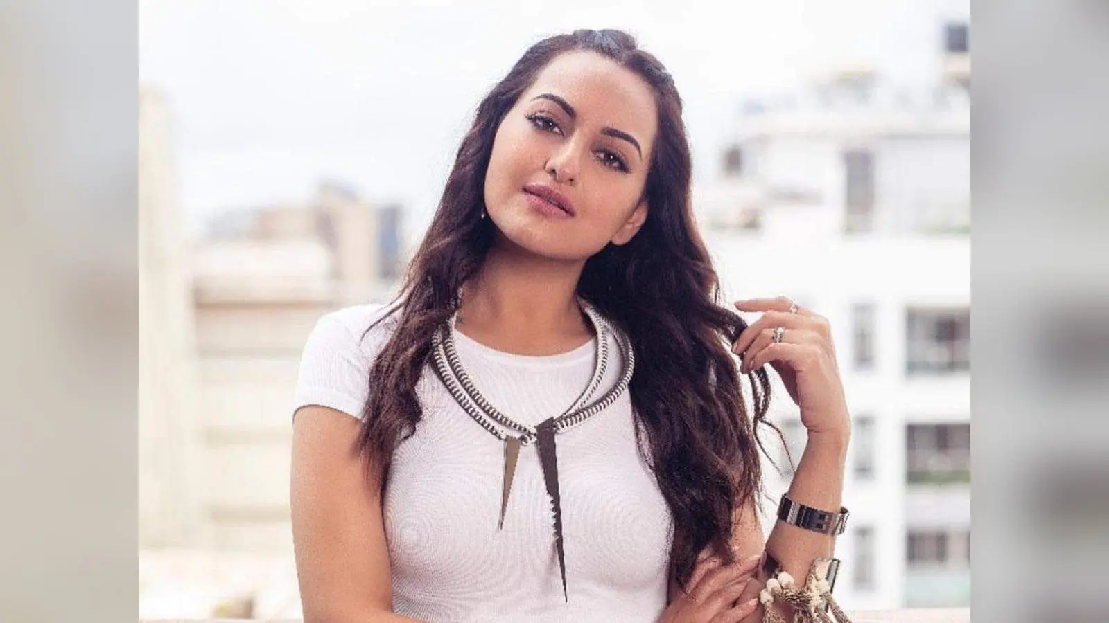 Sonakshi Sinha के खिलाफ धोखाधड़ी मामले में जारी हुआ गैर जमानती वारंट?एक्ट्रेस ने तोड़ी चुप्पी, कही ये बात
