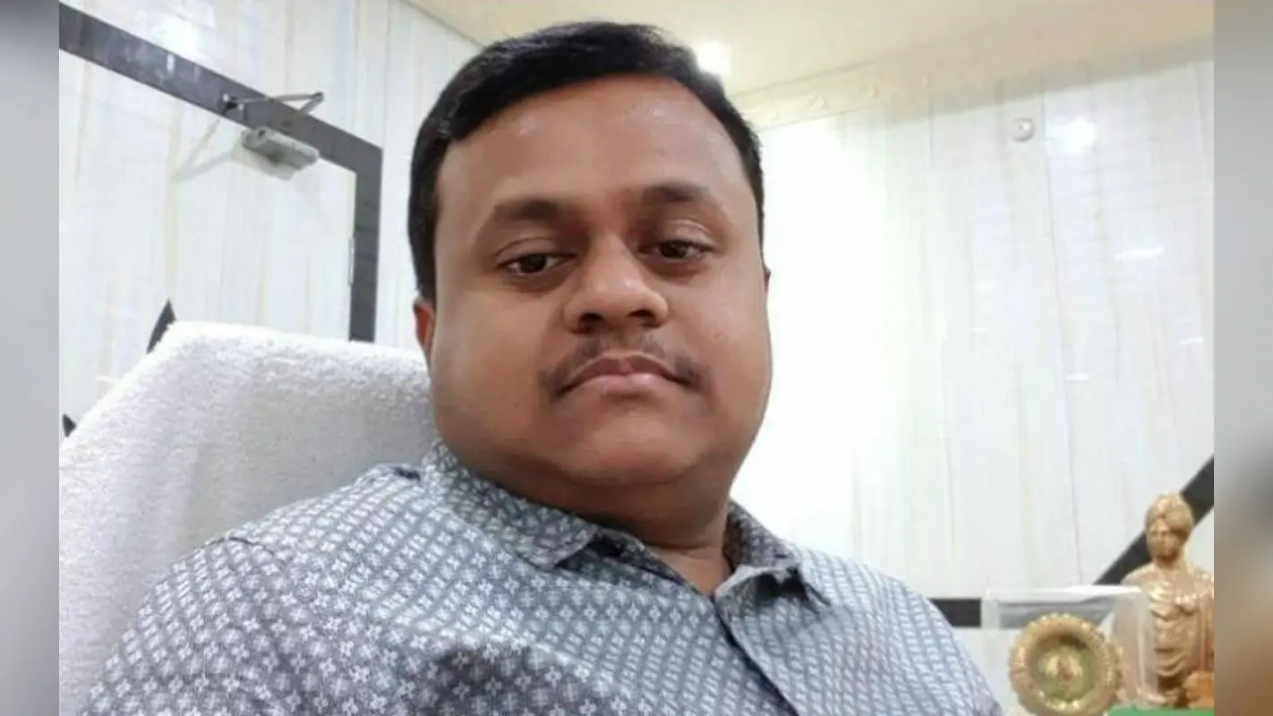 बदले की कार्रवाई : शुभेंदु अधिकारी के भाई सौमेंदु को TMC ने कांथी नगरपालिका के अध्यक्ष पद से हटाया