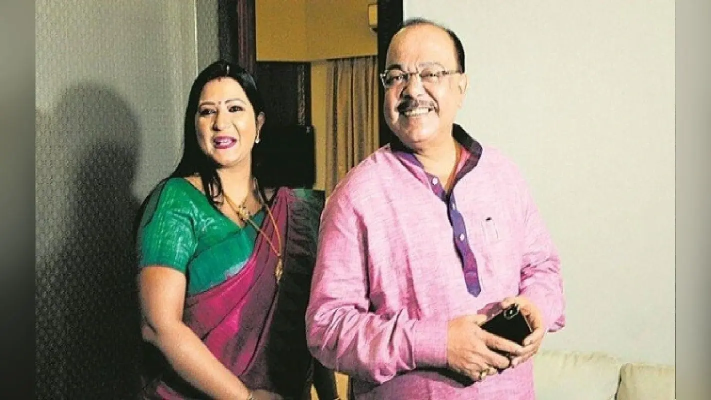 ‘भाई फोटा’ पर बैसाखी को साथ लेकर ममता बनर्जी के घर पहुंचे शोभन चटर्जी, मुख्यमंत्री से लिया ‘फोटा’