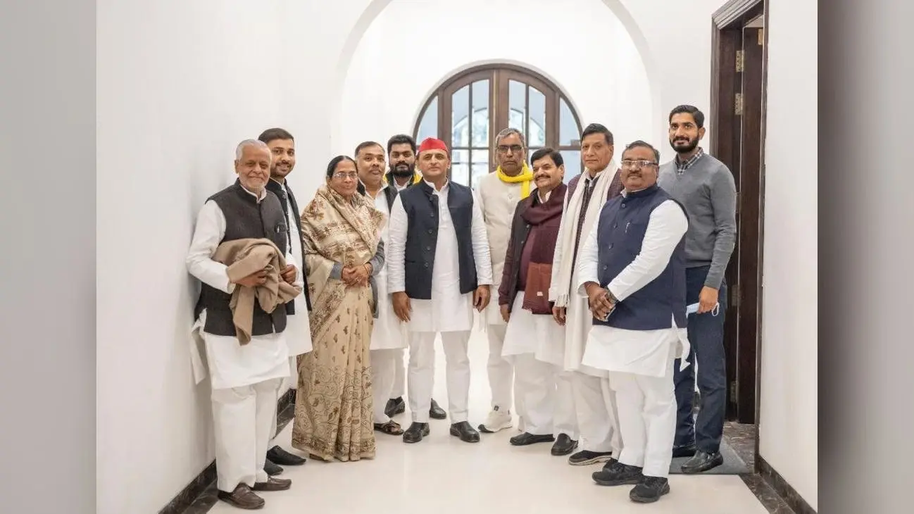 UP: अखिलेश यादव के साथ सपा विधायकों की बैठक टली, अब योगी अदित्यनाथ के शपथ ग्रहण के बाद होगी मीटिंग