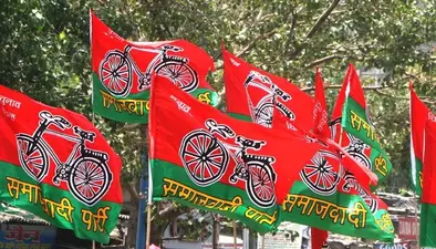 डीएमवाई फार्मूले पर नगर निकाय चुनाव लड़ेगी सपा, पहली बार लोकसभा में प्रयोग, जानें अखिलेश यादव की रणनीति