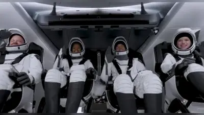 SpaceX Inspiration4: अंतरिक्ष में पहली बार धरती के 4 लोगों ने रखा कदम, एलन मस्क की SpaceX ने रचा इतिहास