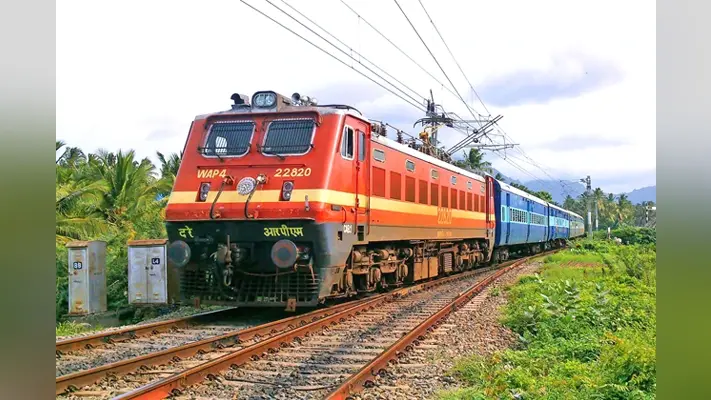 होली पर उत्तर प्रदेश- बिहार के लोगों के लिए खुशखबरी, रेलवे ने चलाई स्पेशल ट्रेन, इन आसान तरीकों से करें बुकिंग
