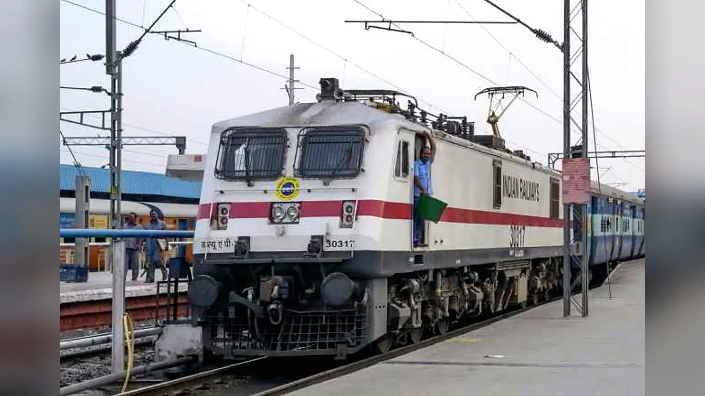 IRCTC/Indian Railways : फेस्टिवल स्पेशल ट्रेनों का ठहराव एवं टाइम टेबल बदला, ये है लेटेस्ट अपडेट