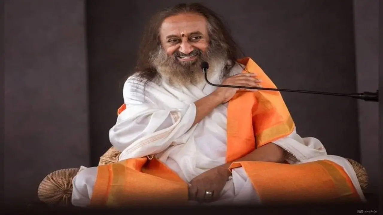 श्री श्री रविशंकर ने कांग्रेस पर साधा निशाना, कहा – भारत को एक मजबूत विपक्ष की जरूरत