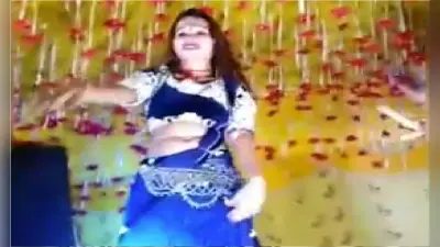 Bhojpuri Video: जदयू इस पूर्व विधायक ने बार बालाओं के साथ 360 डिग्री तक लचकाई कमर, देखें Video