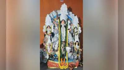 दुर्गा पूजा पंडाल में महात्मा गांधी को असुर रूप में दर्शाने से विवाद, गिरफ्तारी की मांग, दर्ज हुई शिकायत