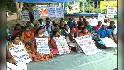West Bengal: कार्निवल के लिए एसएससी अभ्यर्थियों को धरने से हटने का आदेश