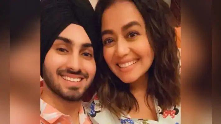 क्या नेहा कक्कड़ ने रोहनप्रीत से कर लिया रोका? सोशल मीडिया पर वायरल हो रही ये तसवीर