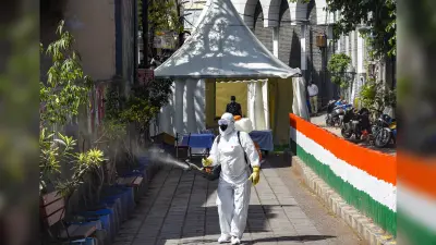 Coronavirus Update : निजामुद्दीन मरकज में नमाज अदा करने को लेकर गाइडलाइन जारी, करना होगा ये काम