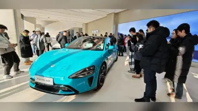 Xiaomi SU7 Electric Car स्टोर्स पर आने लगी नजर, 800Km की रेंज वाली इस कार की बिक्री जल्द होगी शुरू!