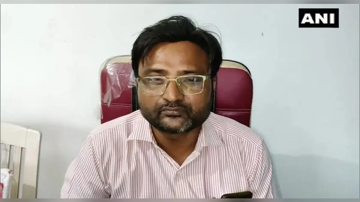 ‘आवैसी पिछले जन्म का सखा नकुल-मोहन भागवत शकुनी मामा’, MP के सब-इंजीनियर ने छुट्टी के आवेदन में लिखी ये बात…