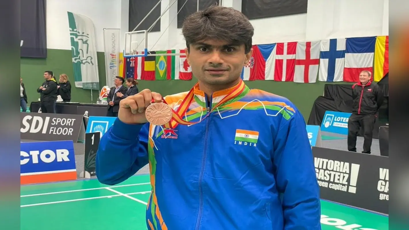 DM Suhas LY: नोएडा के डीएम सुहास एलवाई ने स्पेनिश पैरा बैडमिंटन में जीता कांस्य पदक, ट्विट कर जाहीर की खुशी