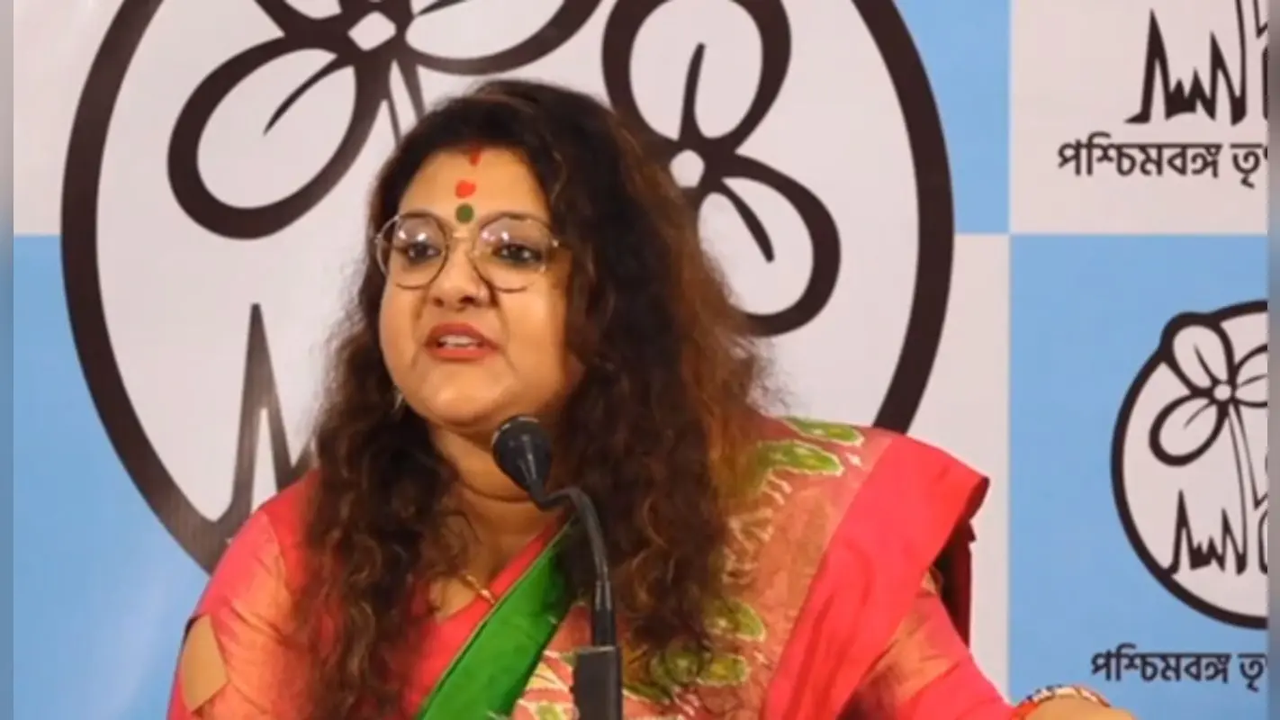 Bengal Chunav: सबसे बड़े राजनीतिक पलायन के बाद अब भाजपा के घर में तृणमूल ने लगायी सेंध, सौमित्र खान की पत्नी TMC में शामिल