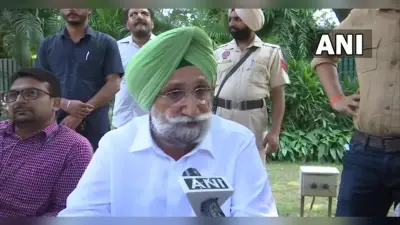 पंजाब : बीएसएफ का अधिकार बढ़ाने के मामले में विधानसभा में प्रस्ताव पास, सदन में भिड़ गए सिद्धू और मजीठिया