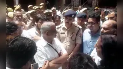 Banke Bihari Temple: भगदड़ मामले की जांच जारी, समिति के प्रमुख ने मंदिर के आसपास का दौरा किया