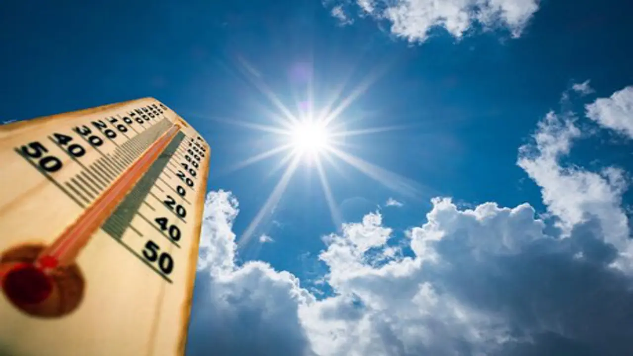 Jharkhand Weather News : झारखंड में बढ़ेगी गर्मी, 41 डिग्री तक पहुंचेगा पारा, कुछ जिलों में होगी हल्की बारिश, जानें 22 मई तक मौसम का हाल
