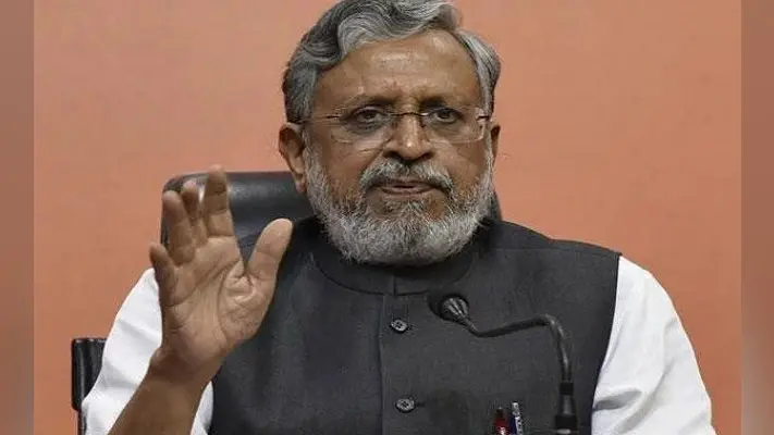 Bihar Politics Update : कांग्रेस MLA की गाड़ी से शराब मिलने पर सुशील मोदी के निशाने महागठबंधन, कहा- नष्ट की जनसेवा की पवित्रता