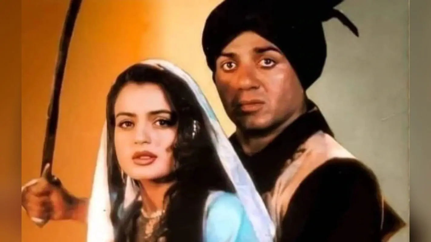 Gadar 2: क्यों अमीषा पटेल का हाथ थामते ही सनी देओल का हो गया था बुरा हाल, सरेआम कह दी ऐसी बात