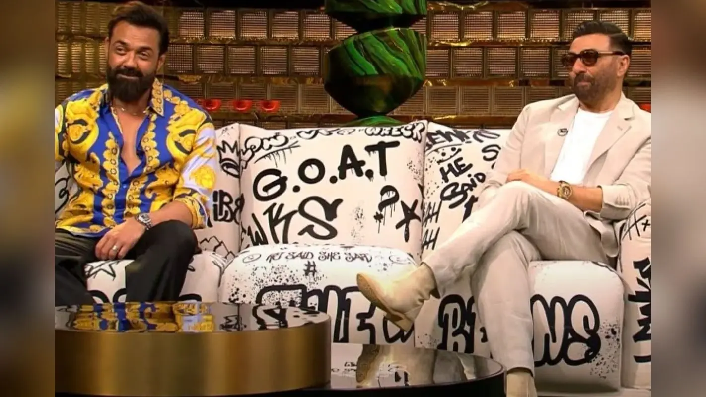 Koffee With Karan 8 के काउच पर पहुंचे सनी और बॉबी देओल, गदर 2 की सफलता- हैंडपंप वाले सीन को लेकर कही ये बात