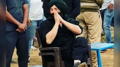 Gadar 2: सनी देओल की फिल्म के सेट से वायरल हुई इन तस्वीरों ने मचाया गदर, अमीषा पटेल की भी दिखी झलक