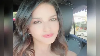 ट्रांसपेरेंट मास्क की वजह से ट्रोल हुई सनी लियोनी, लोगों ने पूछा, ‘ये कैसा बिहेवियर है?’