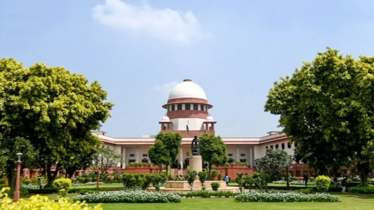 सुप्रीम कोर्ट से अदाणी-हिंडनबर्ग मामले में सेबी के खिलाफ अवमानना की कार्रवाई करने का अनुरोध
