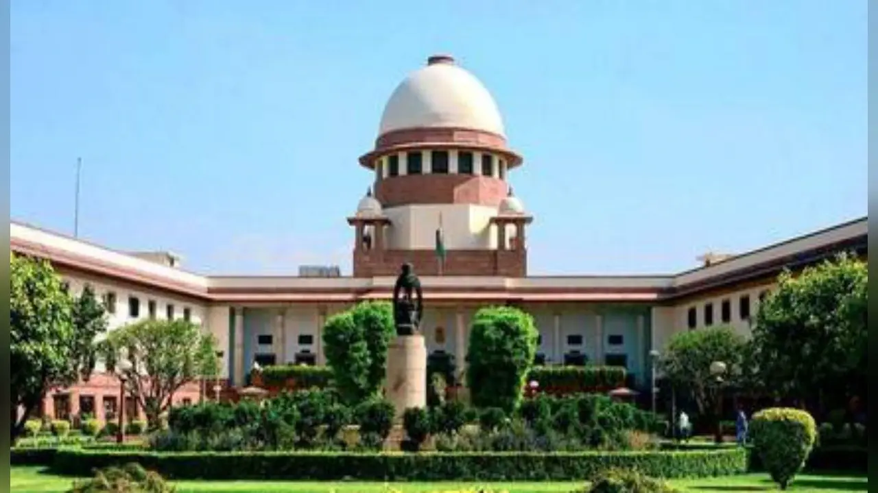 Loan Moratorium बढ़ाने को लेकर केंद्र ने SC से कहा, हम बैंकिंग क्षेत्र की अनदेखी करके अर्थव्यवस्था को उभार नहीं सकते