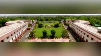 कोविड वैक्सीनेशन के लिए आधार कार्ड ही जरूरी क्यों? सुप्रीम कोर्ट ने केंद्र से मांगा जवाब…