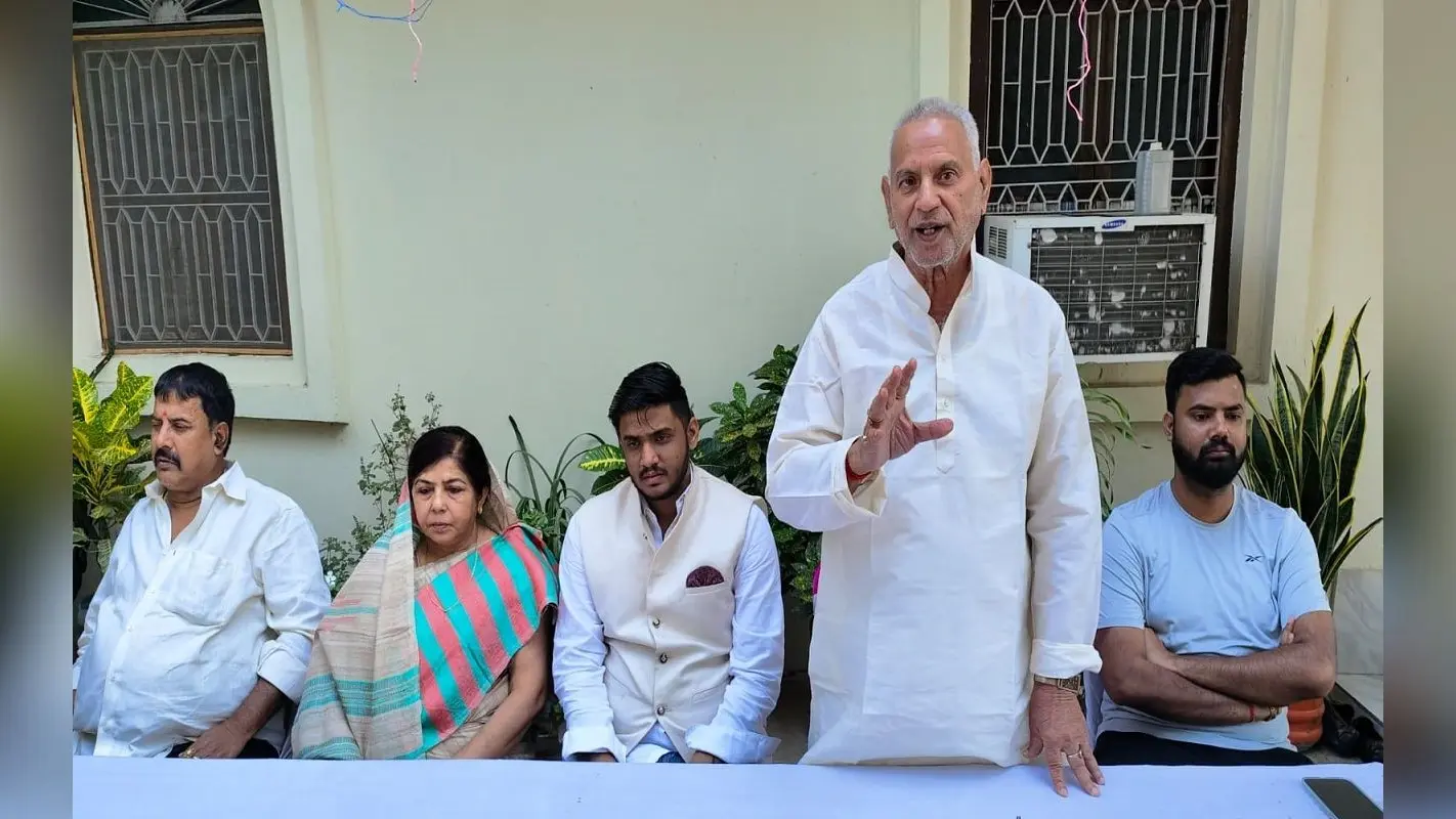 पलामू में लीज नवीकरण की दर में वृद्धि का मामला गरमाया, मेदिनीनगर की मेयर और पूर्व चेयरमैन हुए आमने-सामने