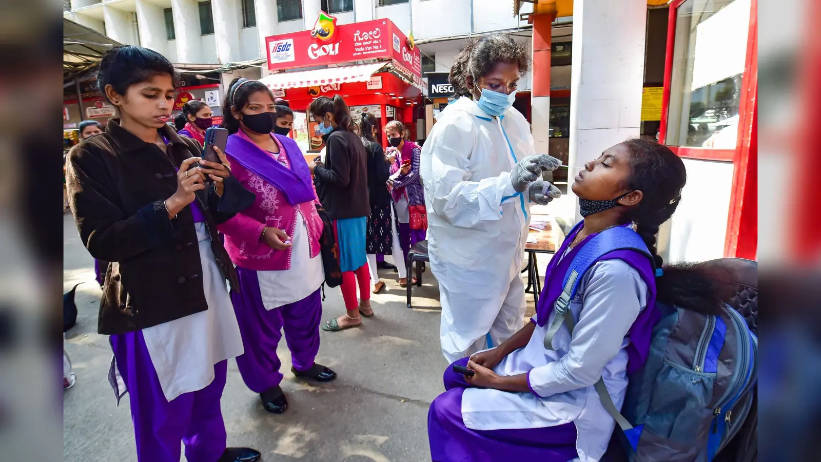 West Bengal Corona Updates, Omicron: पश्चिम बंगाल के नवोदय विद्यालय में कोरोना विस्फोट, 29 बच्चे कोविड पॉजिटिव