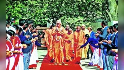 पढ़ाई के साथ नैतिक और आध्यात्मिक मूल्य भी जरूरी : स्वामी चिदानंद गिरि