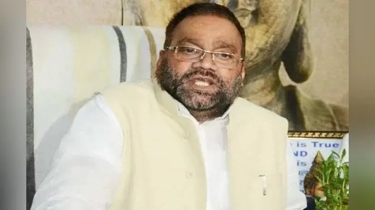डिप्टी CM केशव मौर्य ने लगाया ‘अयोध्या, काशी, मथुरा’ का नारा, कैबिनेट मंत्री स्वामी प्रसाद मौर्य का पलटवार