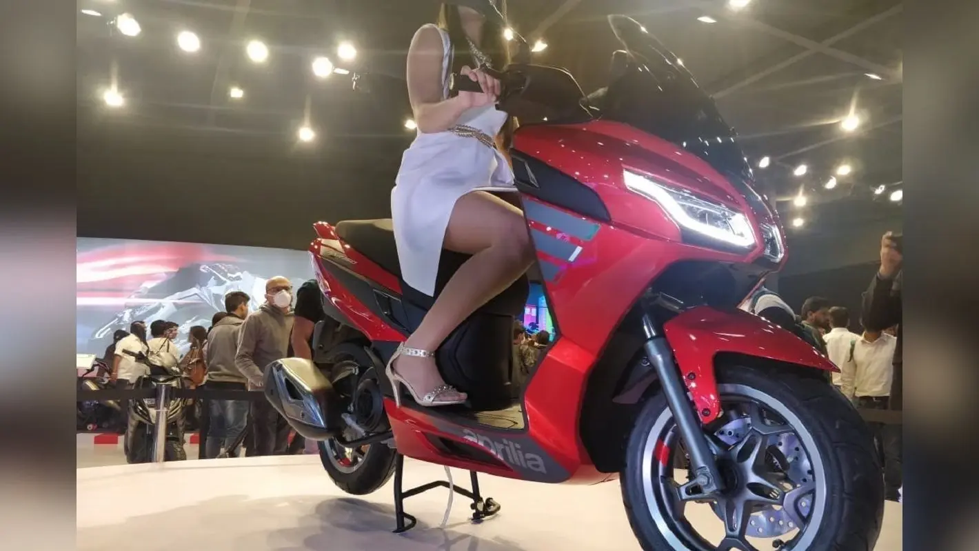 5000 रुपये में बुक करें
Aprilia SXR 125 स्कूटर, जल्द होगा लॉन्च