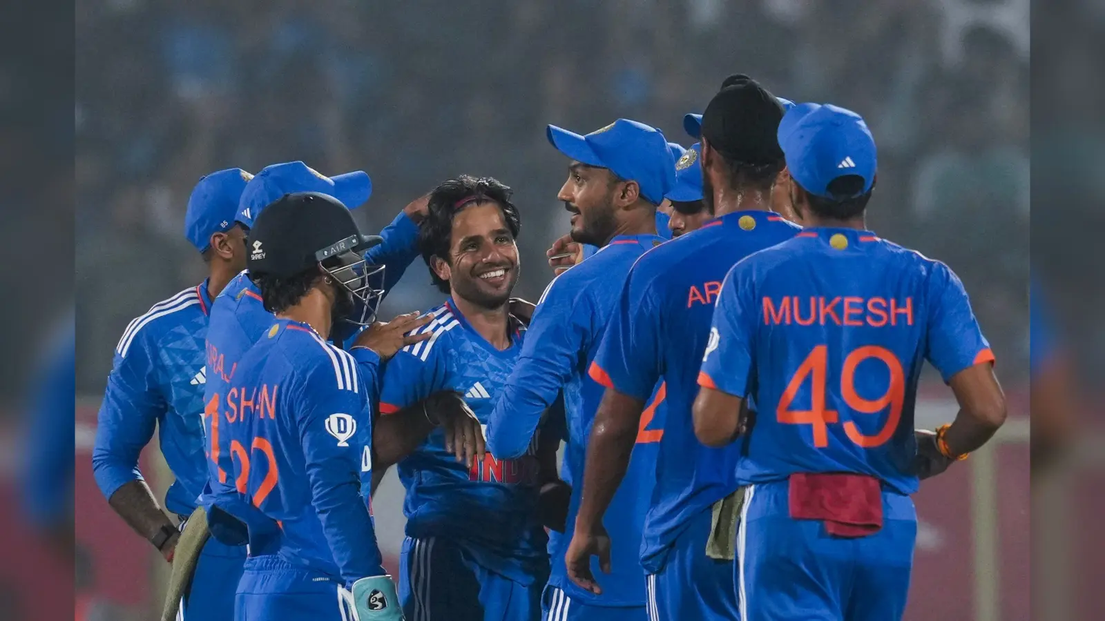 IND vs AUS: दूसरे टी20 में टीम इंडिया के गेंदबाजों को करना होगा बेहतर प्रदर्शन, मुकेश कुमार से लेनी चाहिए सीख