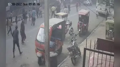 Delhi: तेज रफ्तार कार ने तीन बच्चों को मारी टक्कर, एक की हालत गंभीर, तीनों अस्पताल में भर्ती, देखें Video