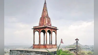 झारखंड की ऐतिहासिक धरोहर टैगोर हिल को काट रहे हैं भू-माफिया, धड़ल्ले से हाे रहा अवैध निर्माण
