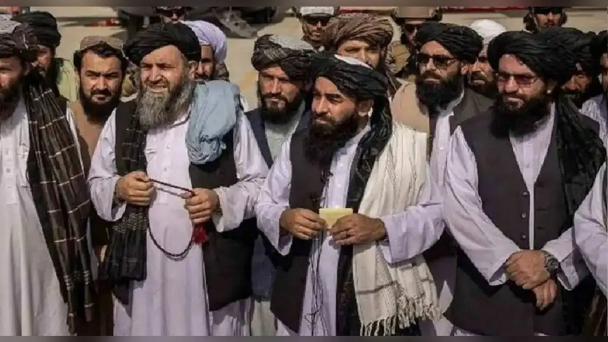 Afghanistan Crisis: तालिबान ने पत्रकारों की बेरहमी से की पिटाई, महिलाओं पर भी बरसाये कोड़े