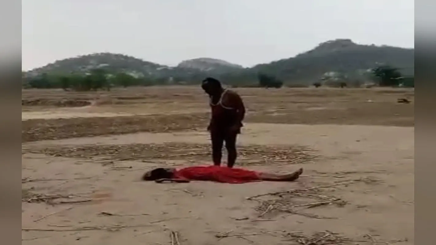 पश्चिमी सिंहभूम के तांतनगर में डायन-बिसाही के आरोप में महिला की पिटाई, एक बच्ची की सूझबूझ से बची पीड़िता