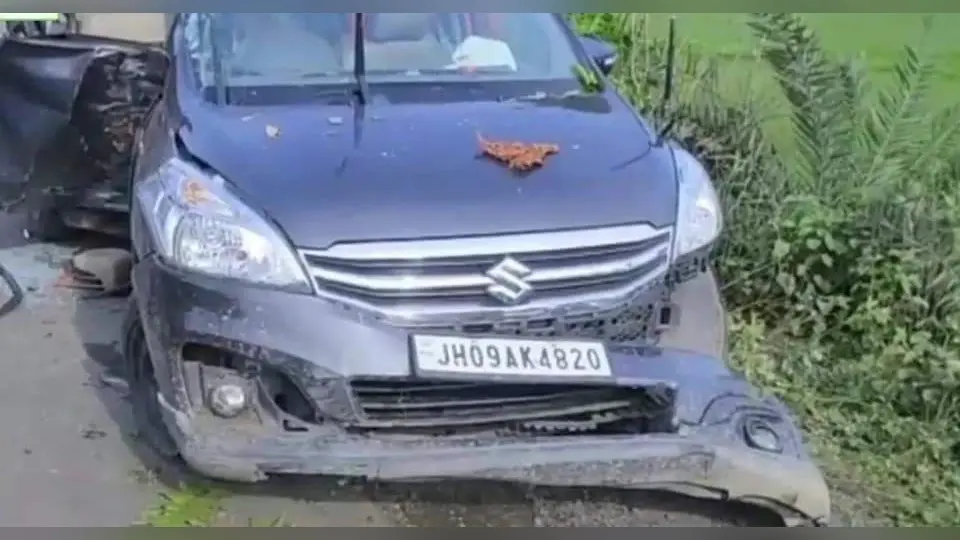 बंगाल के तारापीठ से झारखंड के बोकारो जा रही कार पेड़ से टकरायी, दो की मौत