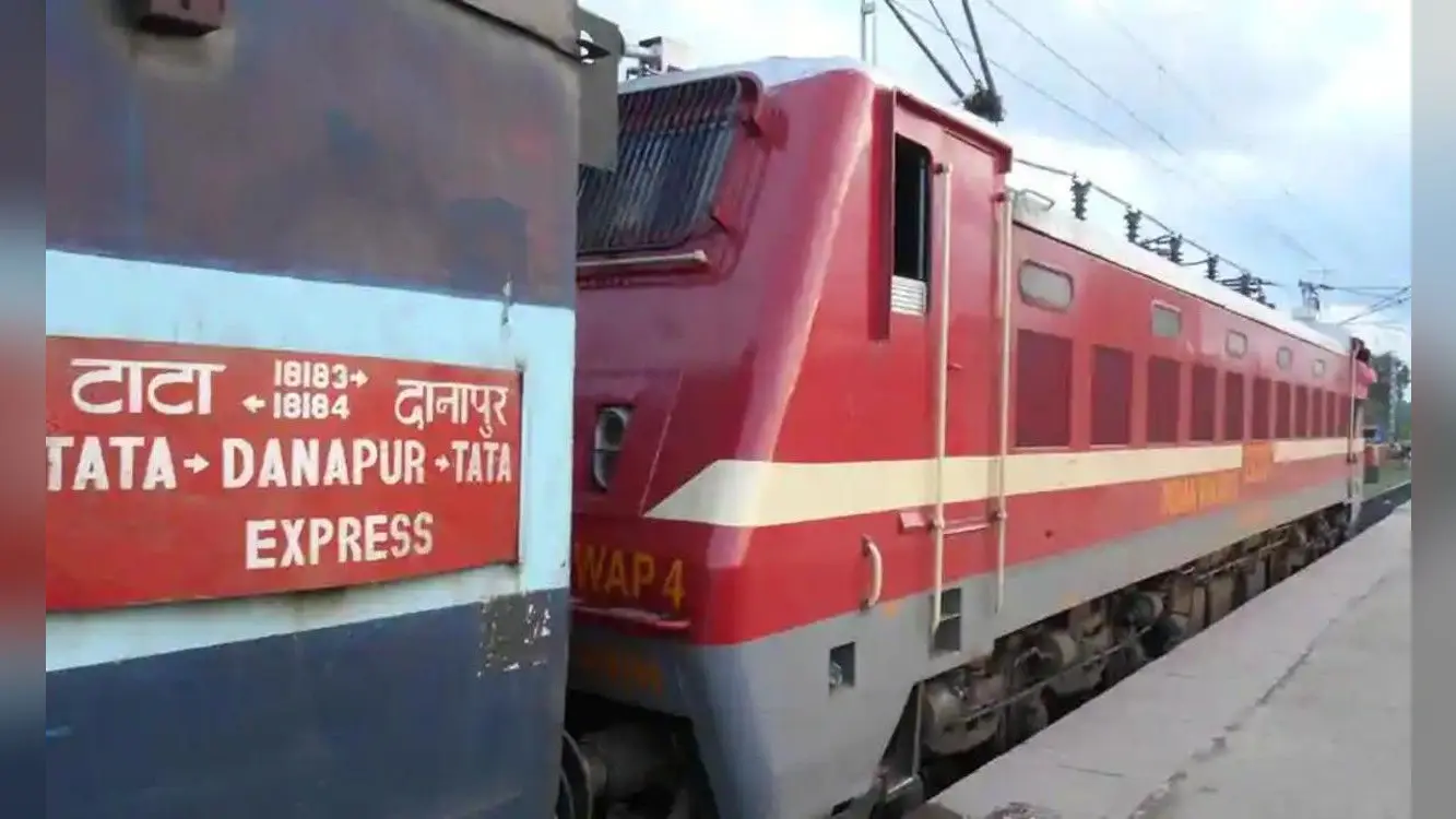 IRCTC/Indian Railways News : टाटानगर और हटिया से चलने वाली कई ट्रेनों के फेरे बढ़े, कई गाड़ियां चलेंगी हर दिन, देखें पूरी लिस्ट