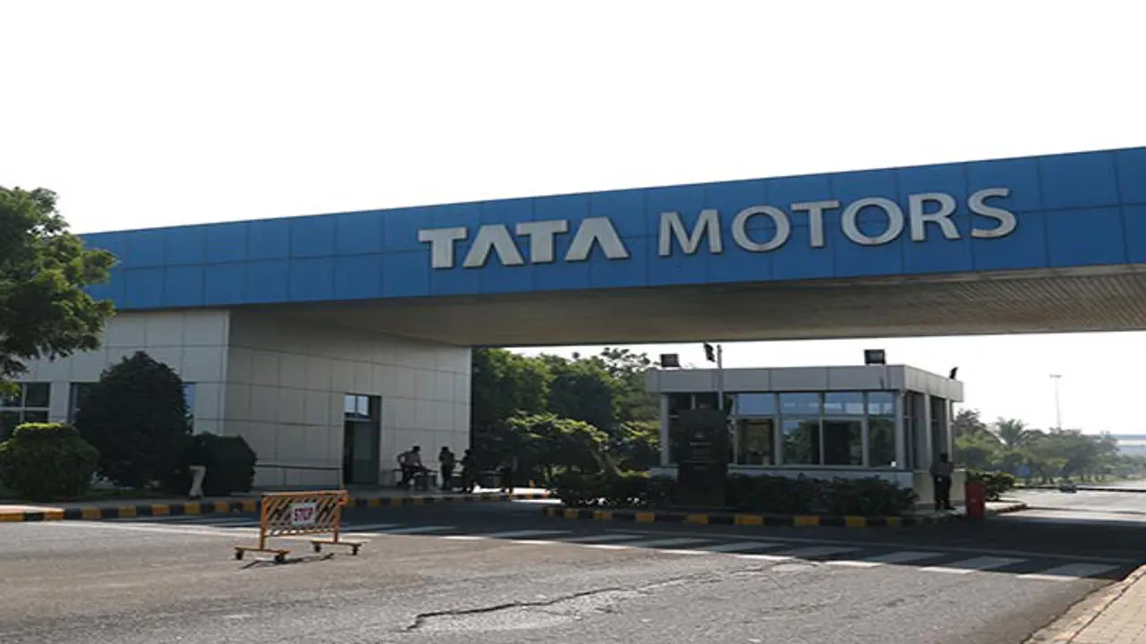Tata Motors: टाटा मोटर्स ने बनाया वाहन बिक्री नया रिकार्ड, खबर से स्टॉक में दिखा एक्शन, इस साल मिला 72% रिटर्न
