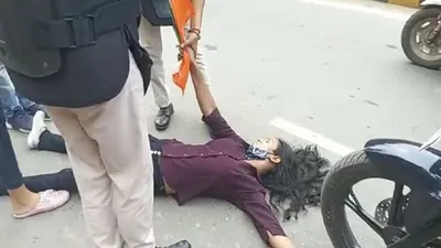 बिहार शिक्षक अभ्यर्थियों पर पुलिस ने फिर किया लाठीचार्ज,जल्द बहाली के लिए राजभवन का करने जा रहे थे घेराव