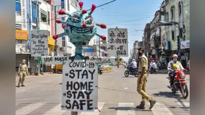 बेंगलुरु में दो दिनों से बिस्कुट के सहारे दिन काट रहे झारखंड के 36 मजदूर