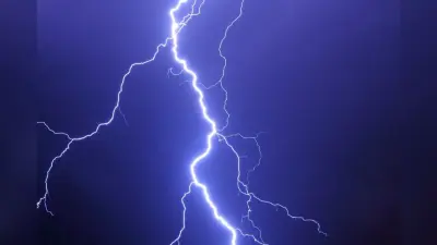 बरेली में दो किसानों पर गिरी आसमानी बिजली, एक की मौत, दूसरे की हालत गंभीर, जानें कैसे हुआ हादसा