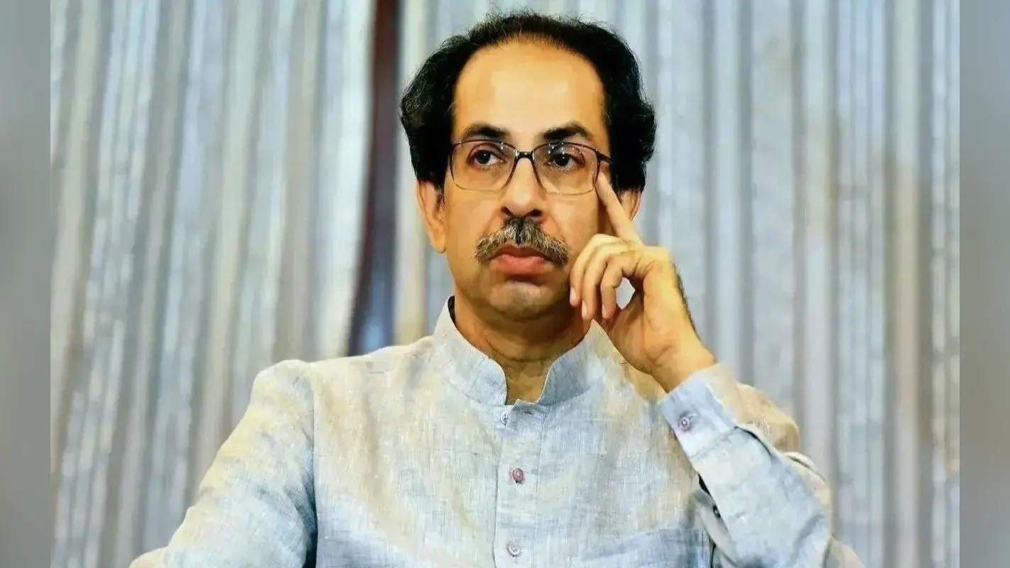 उद्धव ठाकरे परिवार के लिए बढ़ीं मुश्किलें, 19 बंगला घोटाले में FIR दर्ज, जानें पूरा मामला