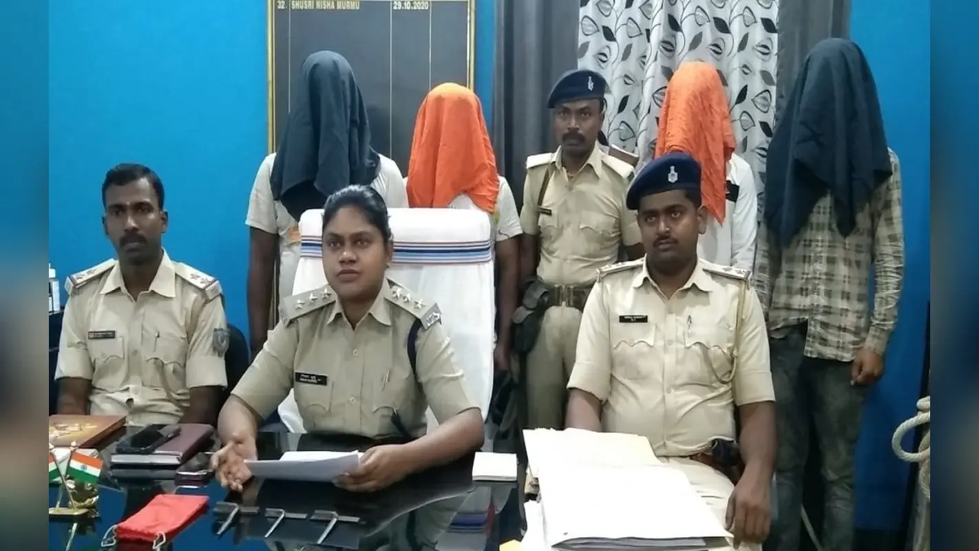 Jharkhand Crime News: झारखंड में अंतरराज्यीय वाहन चोर गिरोह का भंडाफोड़, चार अरेस्ट, मास्टर की जब्त