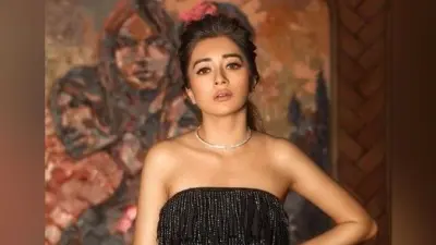 टीना दत्ता की इन तसवीरों को देख आ जायेगी कैटरीना कैफ की याद, Tasseled ड्रेस में दिखा दिलकश अंदाज