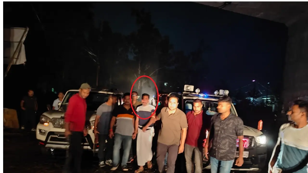 VIDEO: भागलपुर पुलिस ने 14 साल से फरार चल रहे कुख्यात टिंकू मियां को दबोचा, देखिए कैसे जाल में उलझा..
